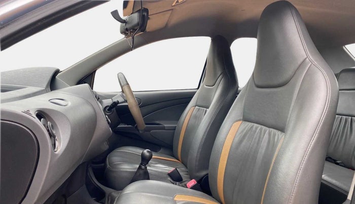 2012 Toyota Etios G, Petrol, Manual, 92,472 km, Right Side Front Door Cabin