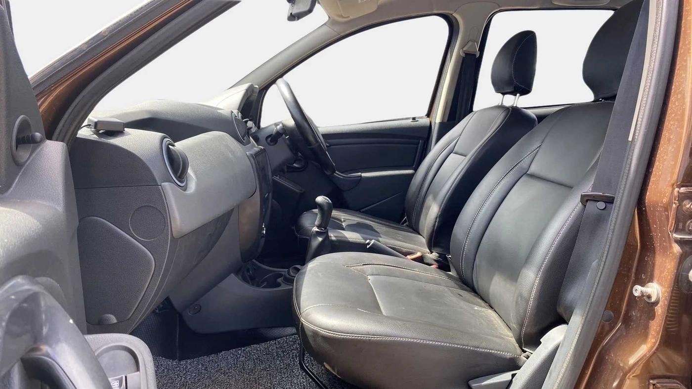 2015 Renault Duster 85 PS RXE DIESEL, Diesel, Manual, 59,421 km, Right Side Front Door Cabin