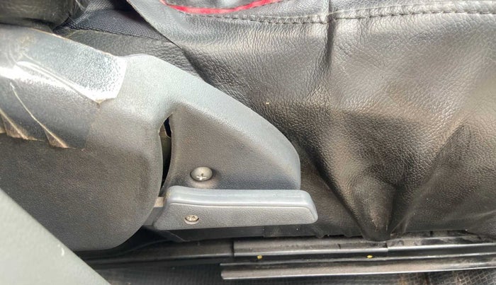 2017 Maruti Alto 800 LXI, Petrol, Manual, 17,734 km, Driver Side Adjustment Panel