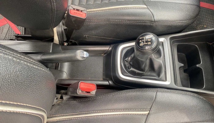 2018 Maruti Swift ZXI, Petrol, Manual, 71,233 km, Gear Lever
