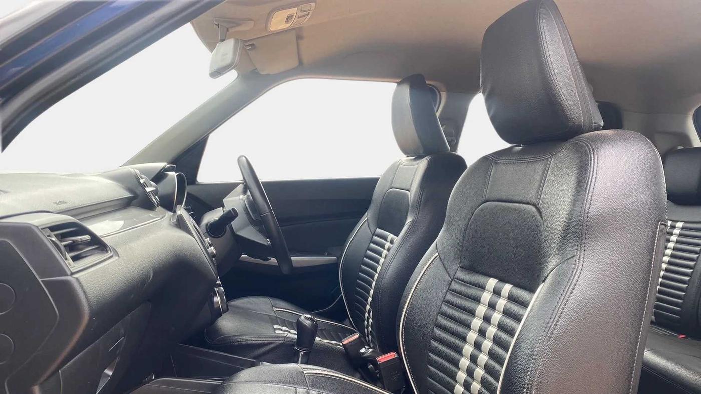 2018 Maruti Swift ZXI, Petrol, Manual, 71,233 km, Right Side Front Door Cabin