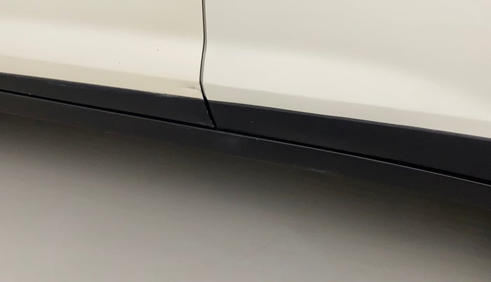 2017 Maruti Vitara Brezza ZDI PLUS, Diesel, Manual, 83,084 km, Left running board - Paint has minor damage