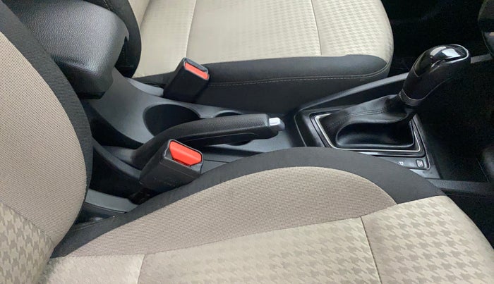 2019 Hyundai Elite i20 ASTA (O) CVT, Petrol, Automatic, 20,620 km, Gear Lever