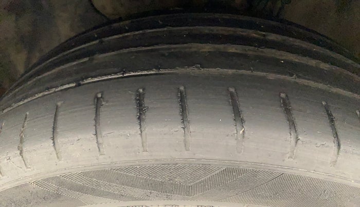 2019 Hyundai Elite i20 ASTA (O) CVT, Petrol, Automatic, 20,620 km, Left Front Tyre Tread