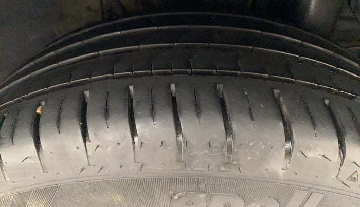 2019 Hyundai Elite i20 ASTA (O) CVT, Petrol, Automatic, 20,620 km, Left Rear Tyre Tread