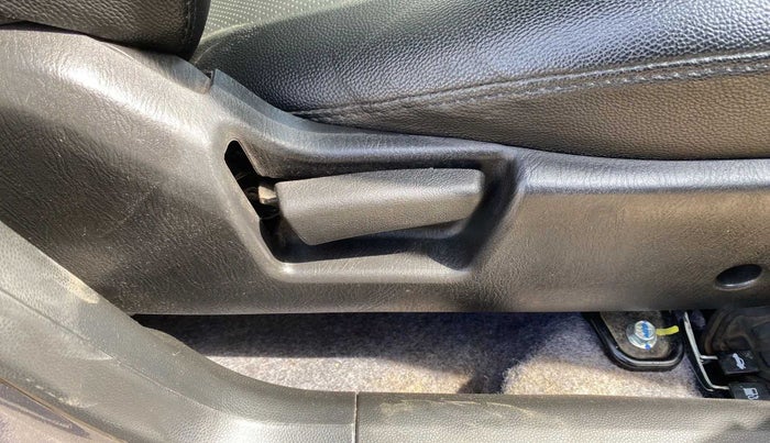 2021 Maruti Alto LXI O, Petrol, Manual, 20,504 km, Driver Side Adjustment Panel