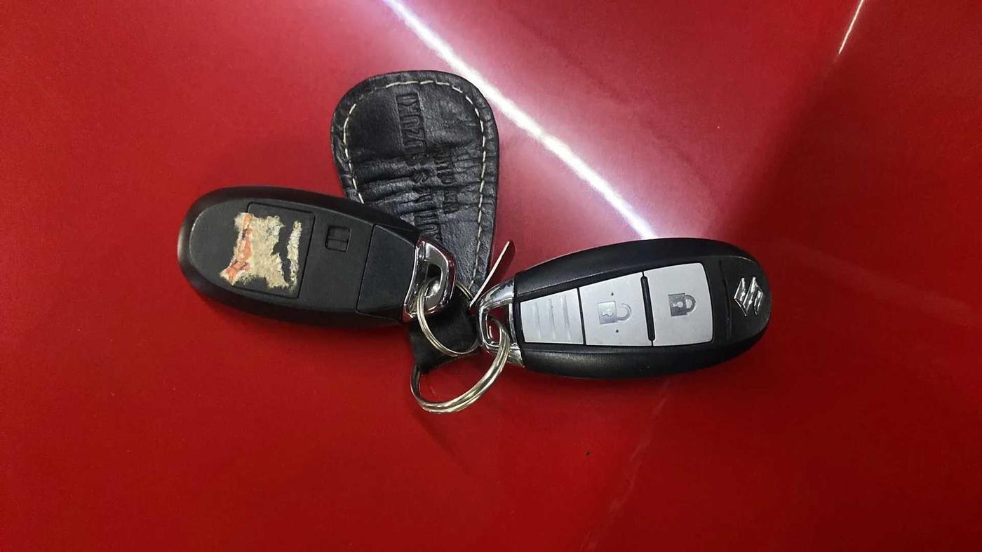 2022 Maruti Vitara Brezza VXI AT SHVS, Petrol, Automatic, 9,370 km, Key Close Up
