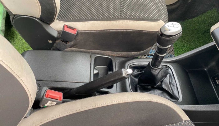 2019 Renault TRIBER RXZ, Petrol, Manual, 20,053 km, Gear Lever