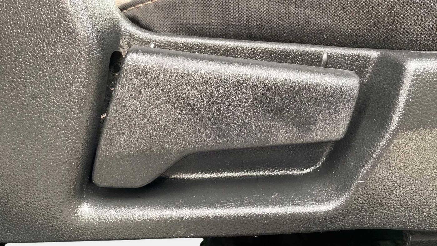 2019 Renault TRIBER RXZ, Petrol, Manual, 20,053 km, Driver Side Adjustment Panel