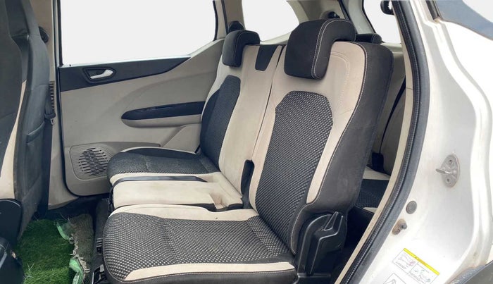 2019 Renault TRIBER RXZ, Petrol, Manual, 20,053 km, Right Side Rear Door Cabin