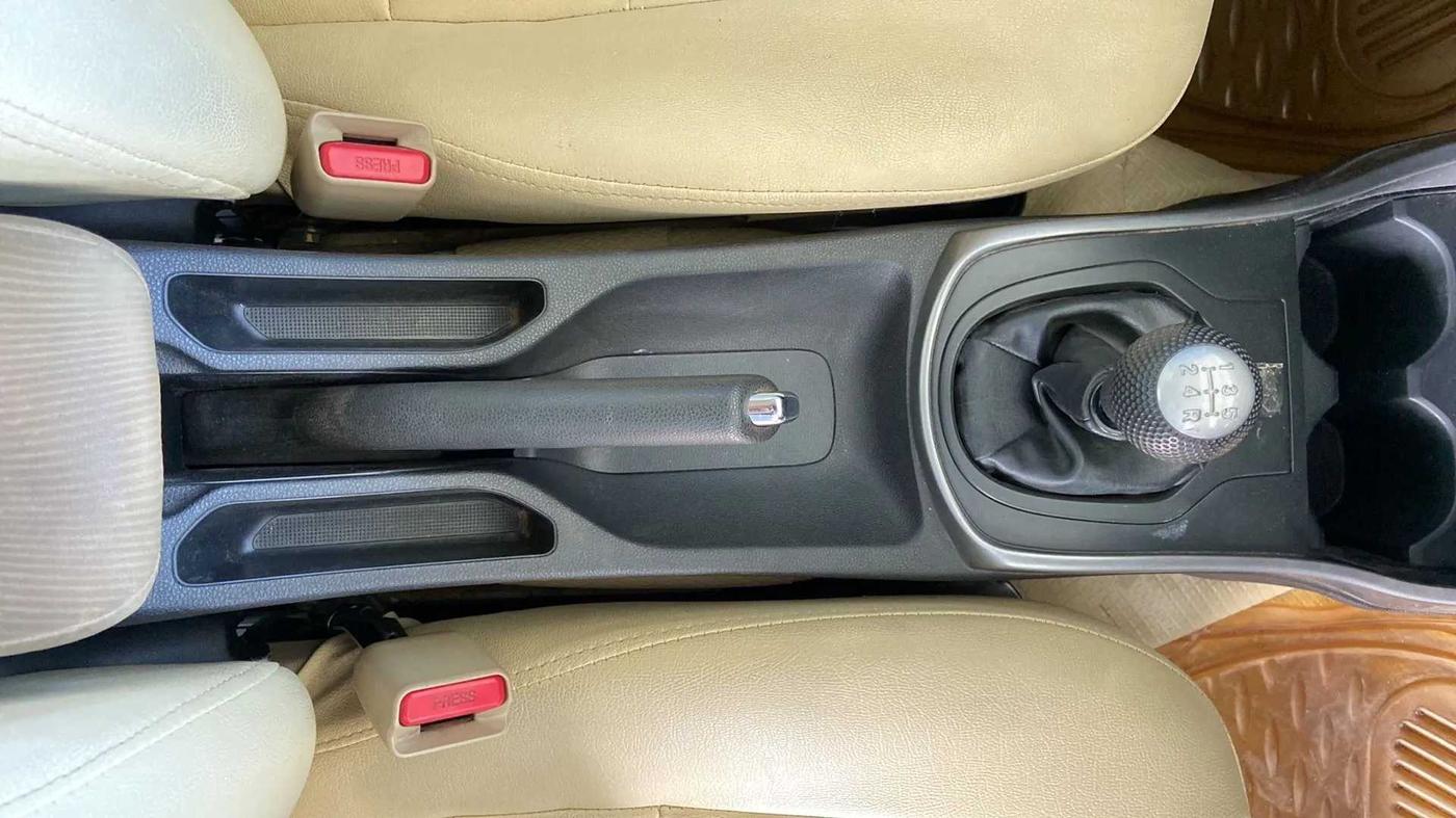 2016 Honda City 1.5L I-VTEC V MT, Petrol, Manual, 41,384 km, Gear Lever