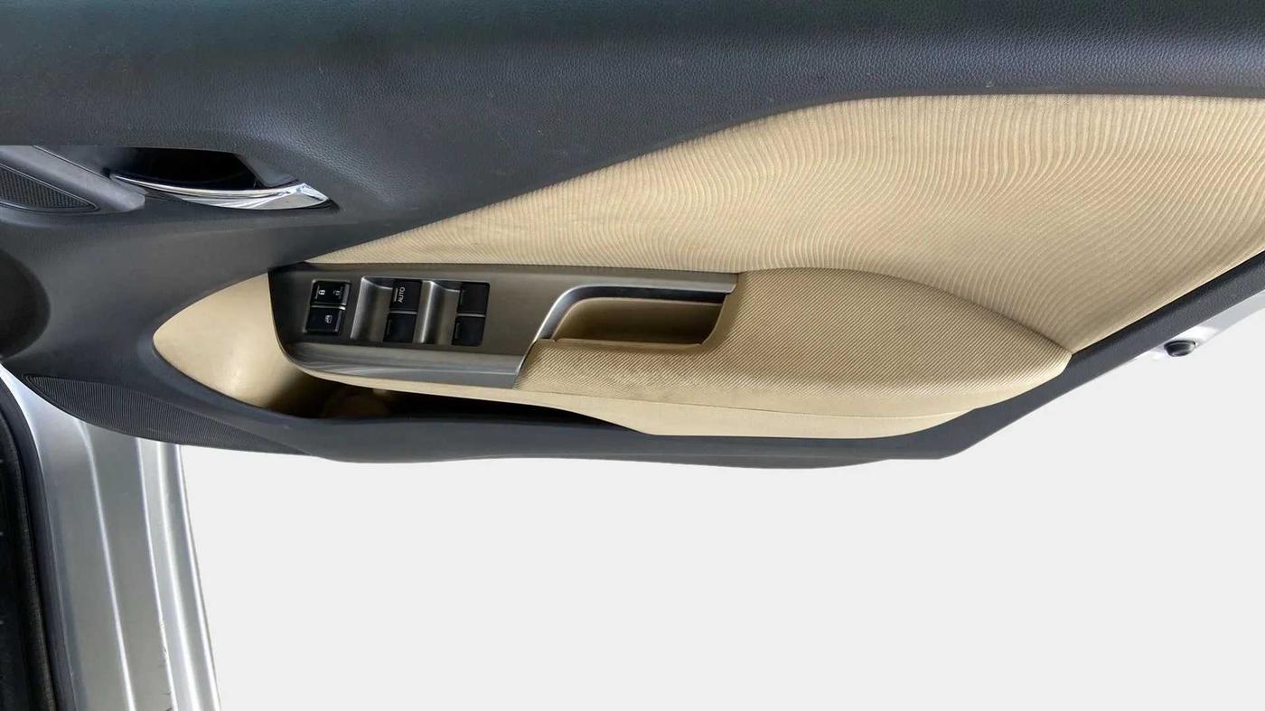 2016 Honda City 1.5L I-VTEC V MT, Petrol, Manual, 41,384 km, Driver Side Door Panels Control