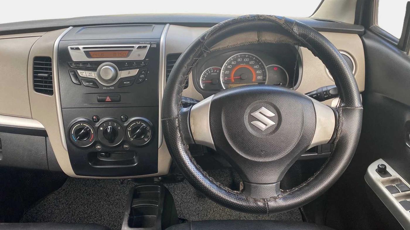 2016 Maruti Wagon R 1.0 VXI, Petrol, Manual, 88,451 km, Steering Wheel Close Up