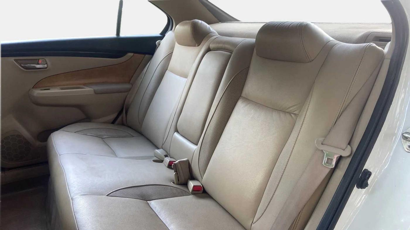 2015 Maruti Ciaz ZXI+, Petrol, Manual, 55,146 km, Right Side Rear Door Cabin
