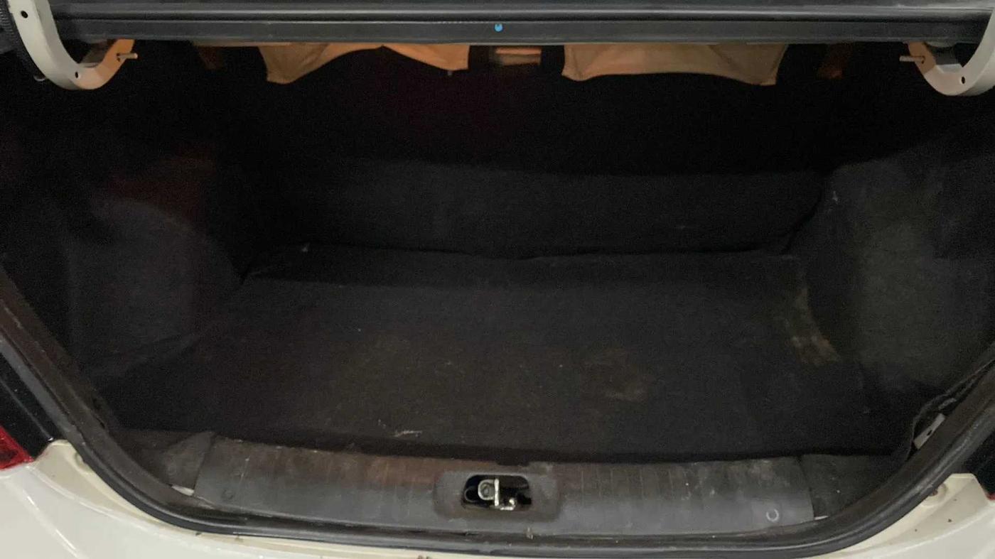 2014 Maruti Swift Dzire ZXI, Petrol, Manual, 99,148 km, Boot Inside