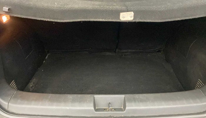 2021 Nissan MAGNITE XV MT, Petrol, Manual, 59,969 km, Boot Inside