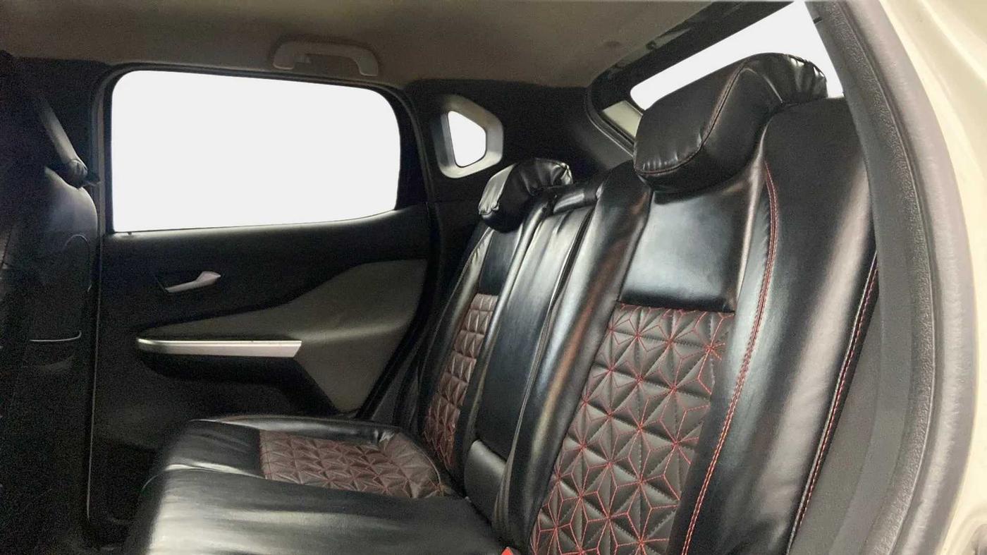 2021 Nissan MAGNITE XV MT, Petrol, Manual, 59,969 km, Right Side Rear Door Cabin