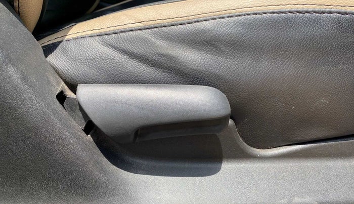 2021 Maruti Vitara Brezza VXI, Petrol, Manual, 25,449 km, Driver Side Adjustment Panel