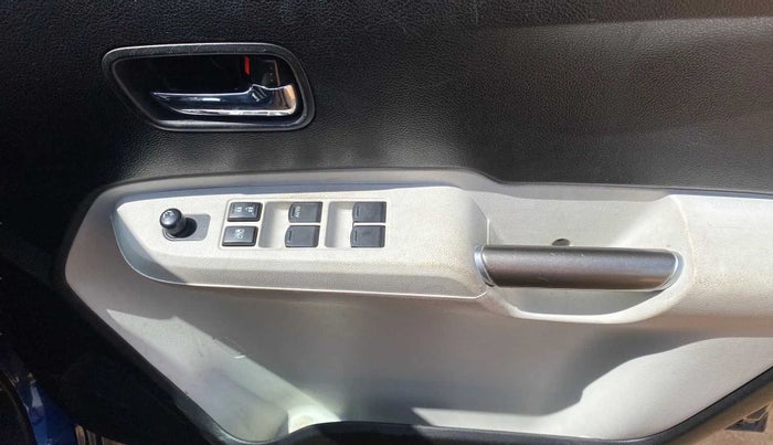 2018 Maruti IGNIS DELTA 1.2 AMT, Petrol, Automatic, 34,406 km, Driver Side Door Panels Control