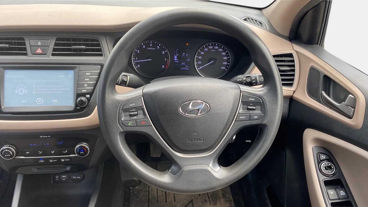 2017 Hyundai Elite i20 ASTA 1.2, Petrol, Manual, 25,645 km, Steering Wheel Close Up