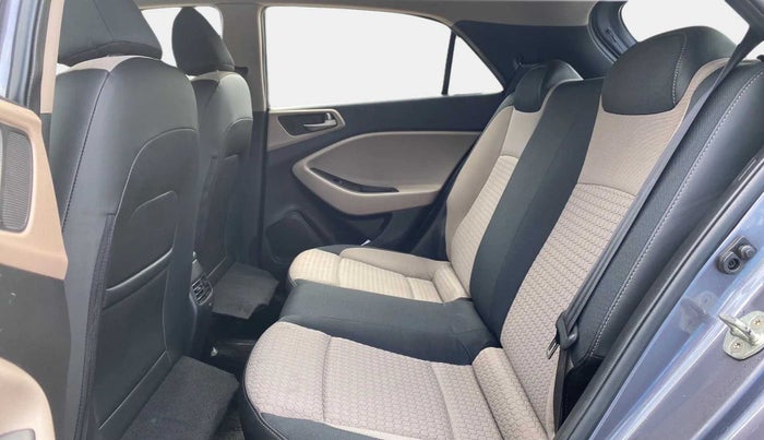 2017 Hyundai Elite i20 ASTA 1.2, Petrol, Manual, 25,645 km, Right Side Rear Door Cabin