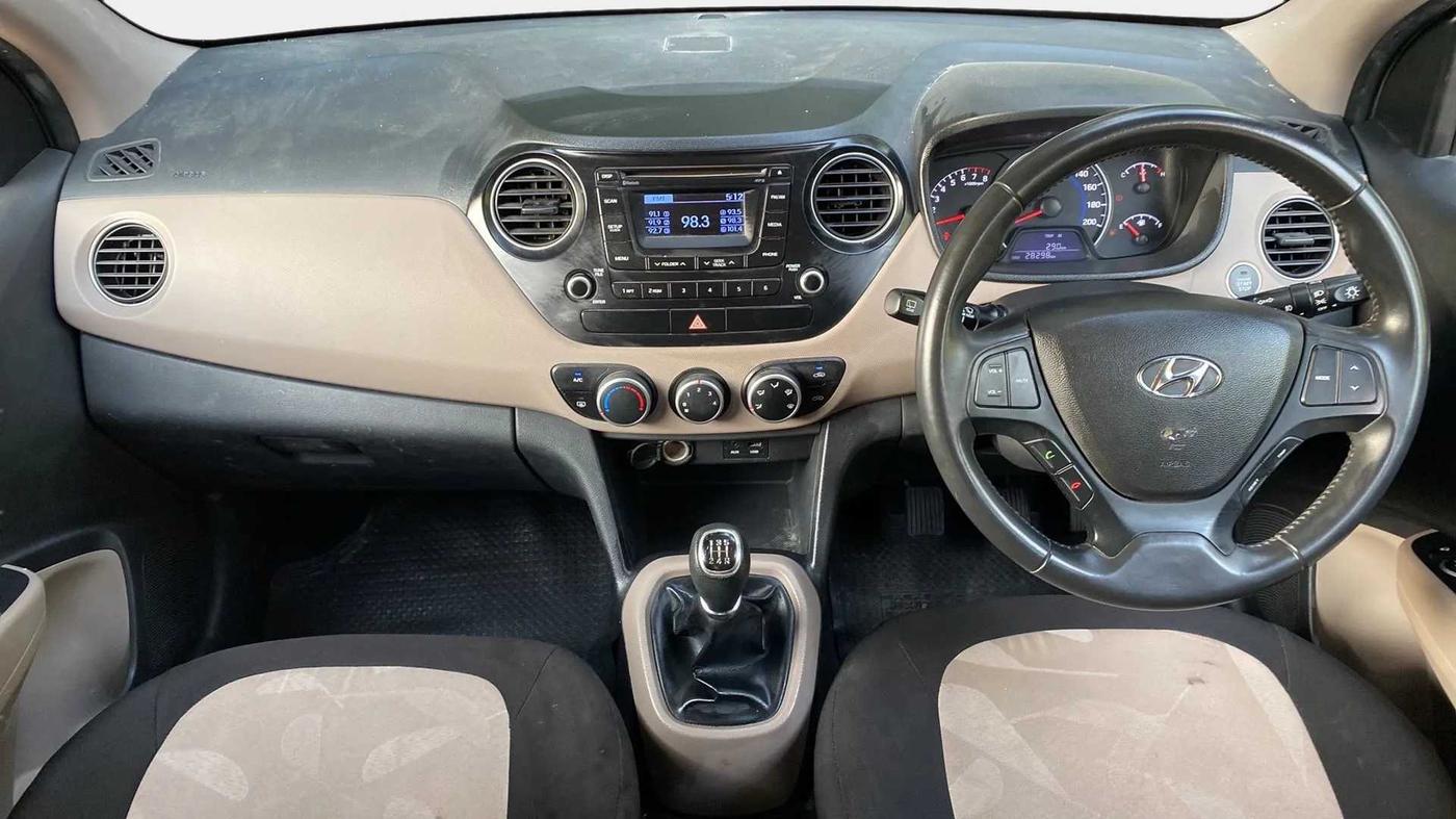 2015 Hyundai Grand i10 ASTA 1.2 KAPPA VTVT, Petrol, Manual, 28,213 km, Dashboard