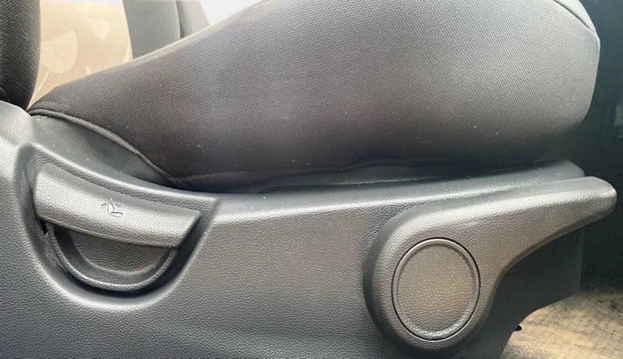 2015 Hyundai Grand i10 ASTA 1.2 KAPPA VTVT, Petrol, Manual, 28,213 km, Driver Side Adjustment Panel