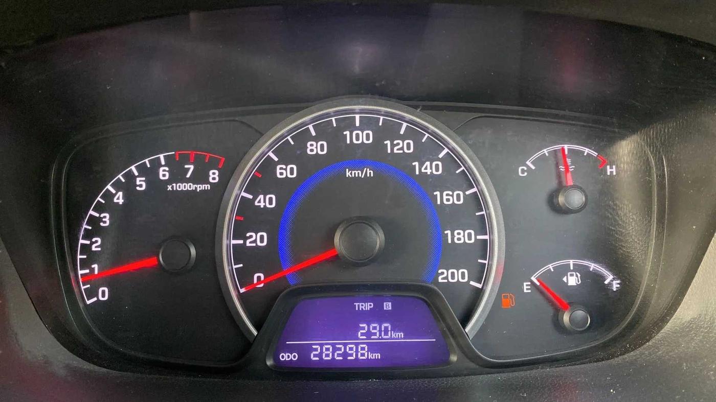 2015 Hyundai Grand i10 ASTA 1.2 KAPPA VTVT, Petrol, Manual, 28,213 km, Odometer Image