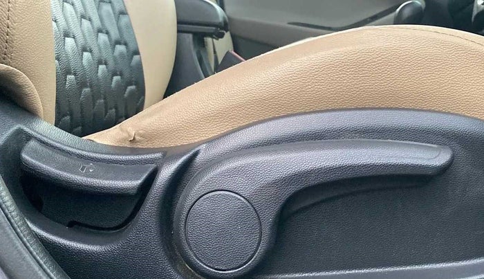 2019 Hyundai Elite i20 SPORTZ PLUS 1.2, Petrol, Manual, 32,918 km, Driver Side Adjustment Panel