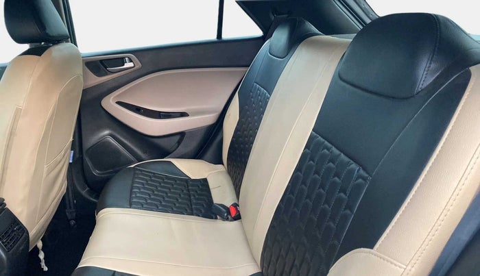 2019 Hyundai Elite i20 SPORTZ PLUS 1.2, Petrol, Manual, 32,918 km, Right Side Rear Door Cabin