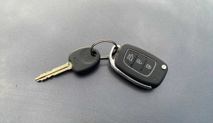2019 Hyundai Elite i20 SPORTZ PLUS 1.2, Petrol, Manual, 32,918 km, Key Close Up