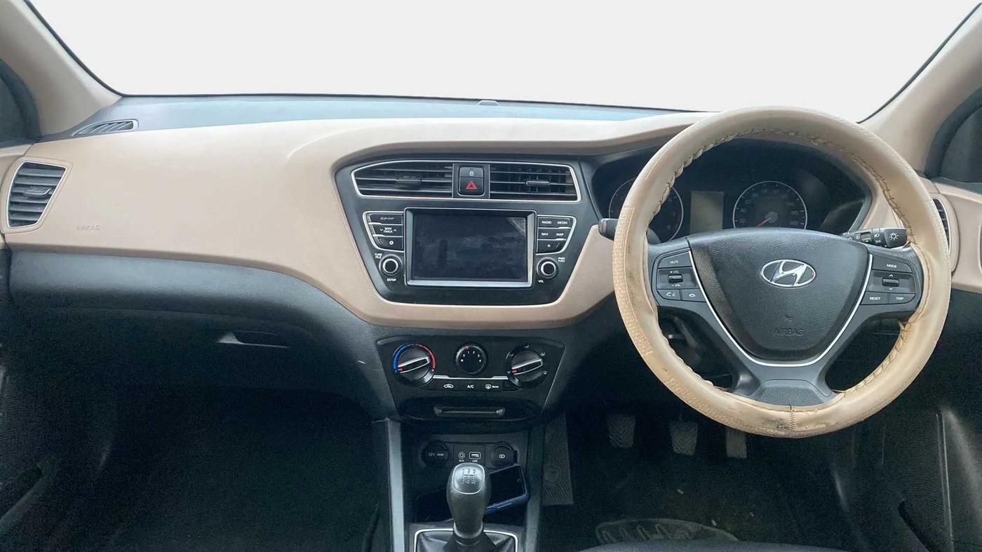 2019 Hyundai Elite i20 SPORTZ PLUS 1.2, Petrol, Manual, 32,918 km, Dashboard