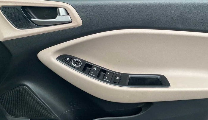 2019 Hyundai Elite i20 SPORTZ PLUS 1.2, Petrol, Manual, 32,918 km, Driver Side Door Panels Control