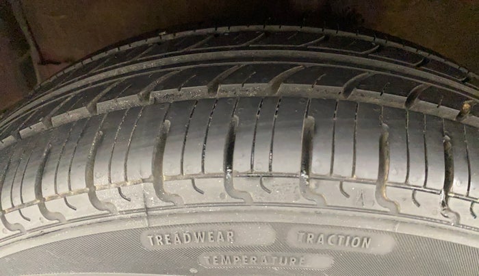 2015 Maruti Celerio VXI, Petrol, Manual, 94,460 km, Left Front Tyre Tread