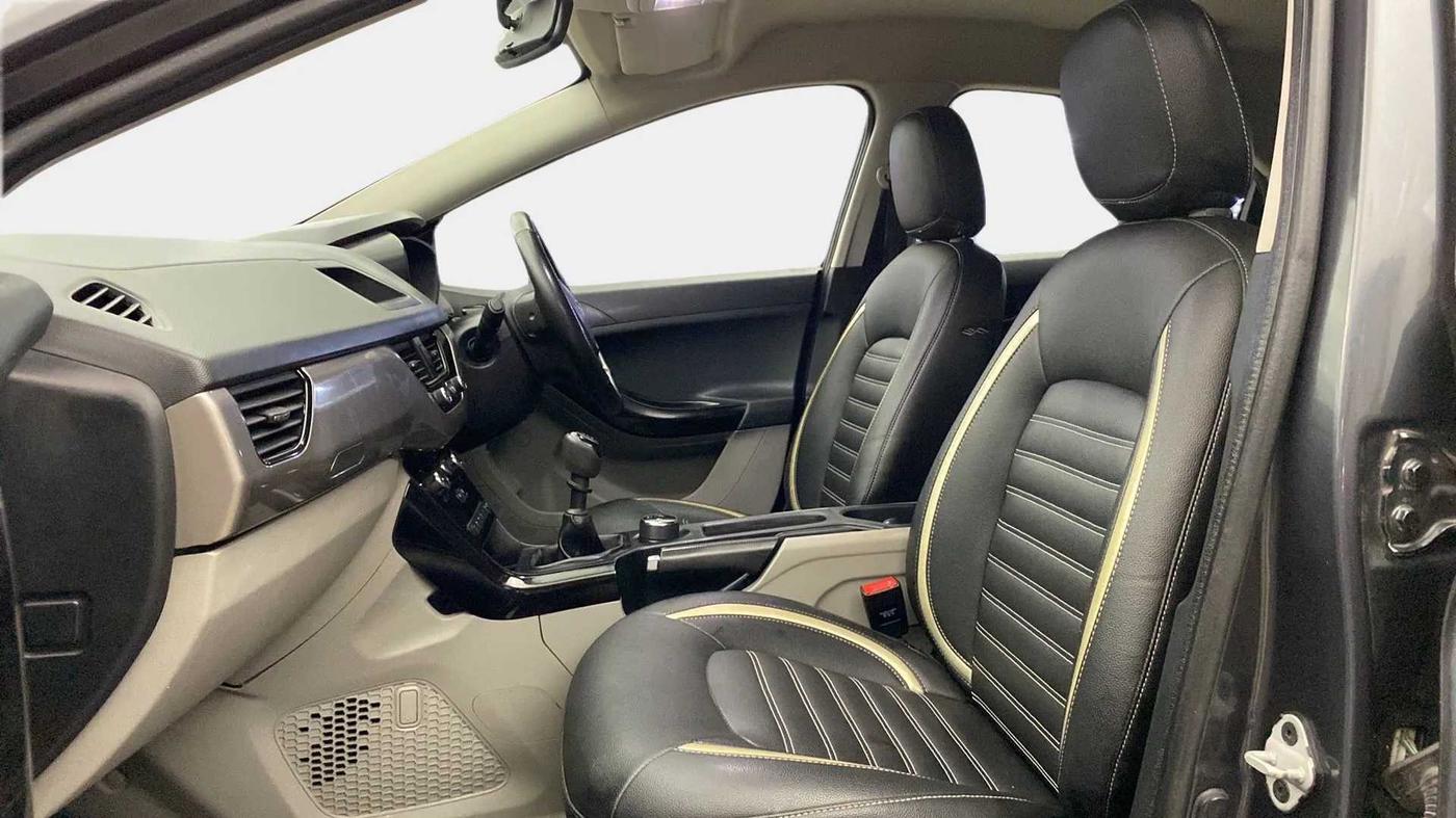 2019 Tata NEXON XM PETROL, Petrol, Manual, 55,271 km, Right Side Front Door Cabin