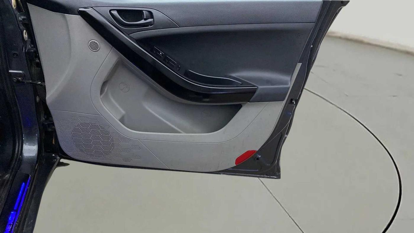 2019 Tata NEXON XM PETROL, Petrol, Manual, 55,271 km, Driver Side Door Panels Control