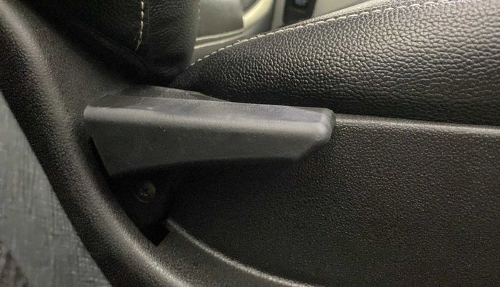 2019 Tata NEXON XM PETROL, Petrol, Manual, 55,271 km, Driver Side Adjustment Panel