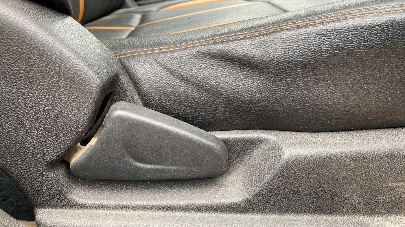 2017 Renault Kwid CLIMBER 1.0 AMT, CNG, Automatic, 50,919 km, Driver Side Adjustment Panel