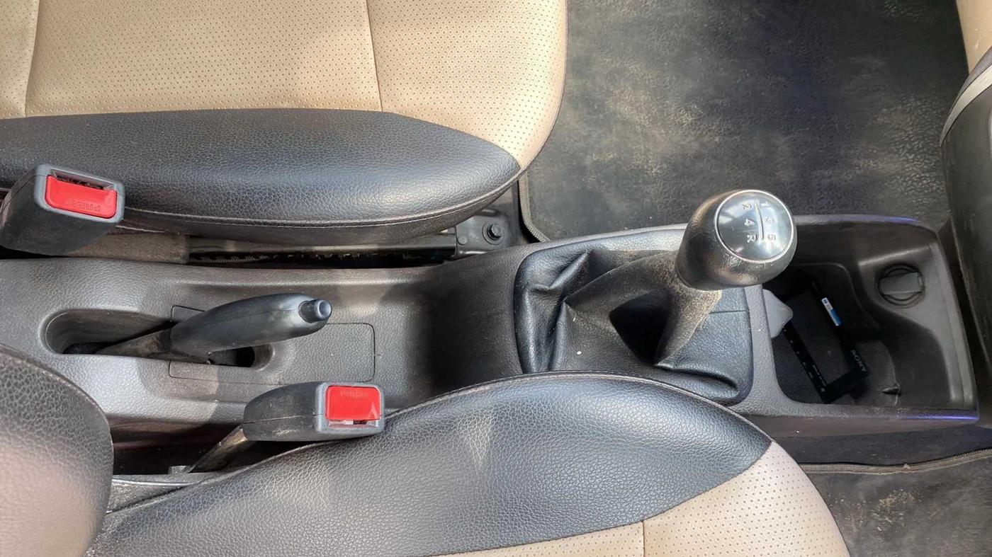 2016 Hyundai Eon ERA +, Petrol, Manual, 36,654 km, Gear Lever
