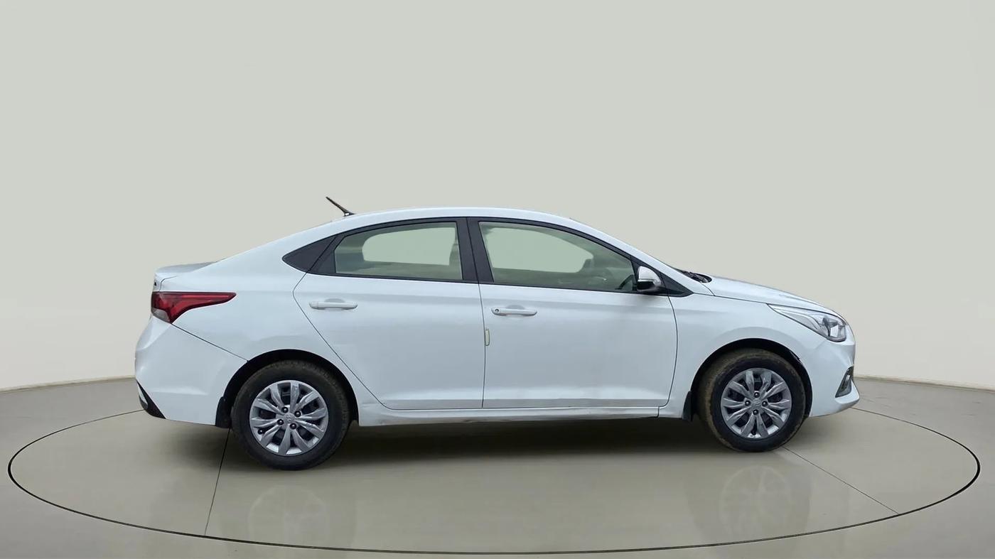 2019 Hyundai Verna 1.4 E PETROL, Petrol, Manual, 48,964 km, Right Side View
