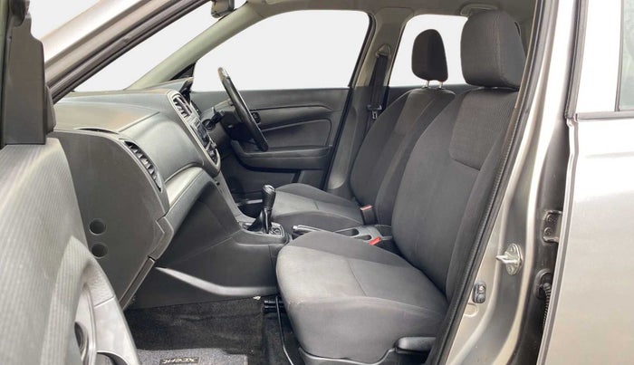 2016 Maruti Vitara Brezza LDI, Diesel, Manual, 59,342 km, Right Side Front Door Cabin
