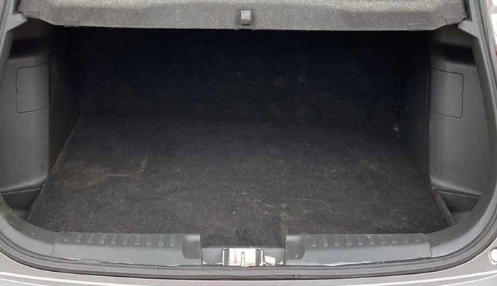 2016 Maruti Vitara Brezza LDI, Diesel, Manual, 59,342 km, Boot Inside