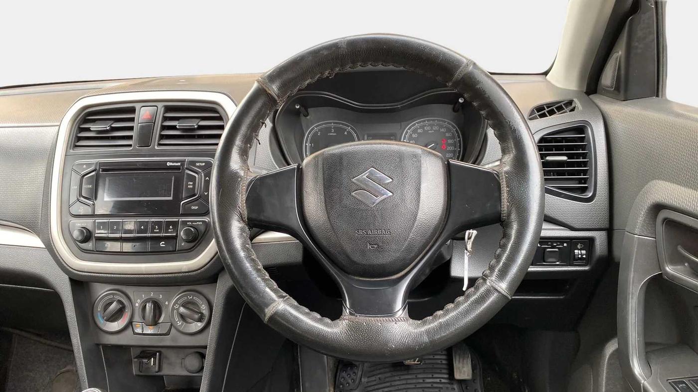 2016 Maruti Vitara Brezza LDI, Diesel, Manual, 59,342 km, Steering Wheel Close Up