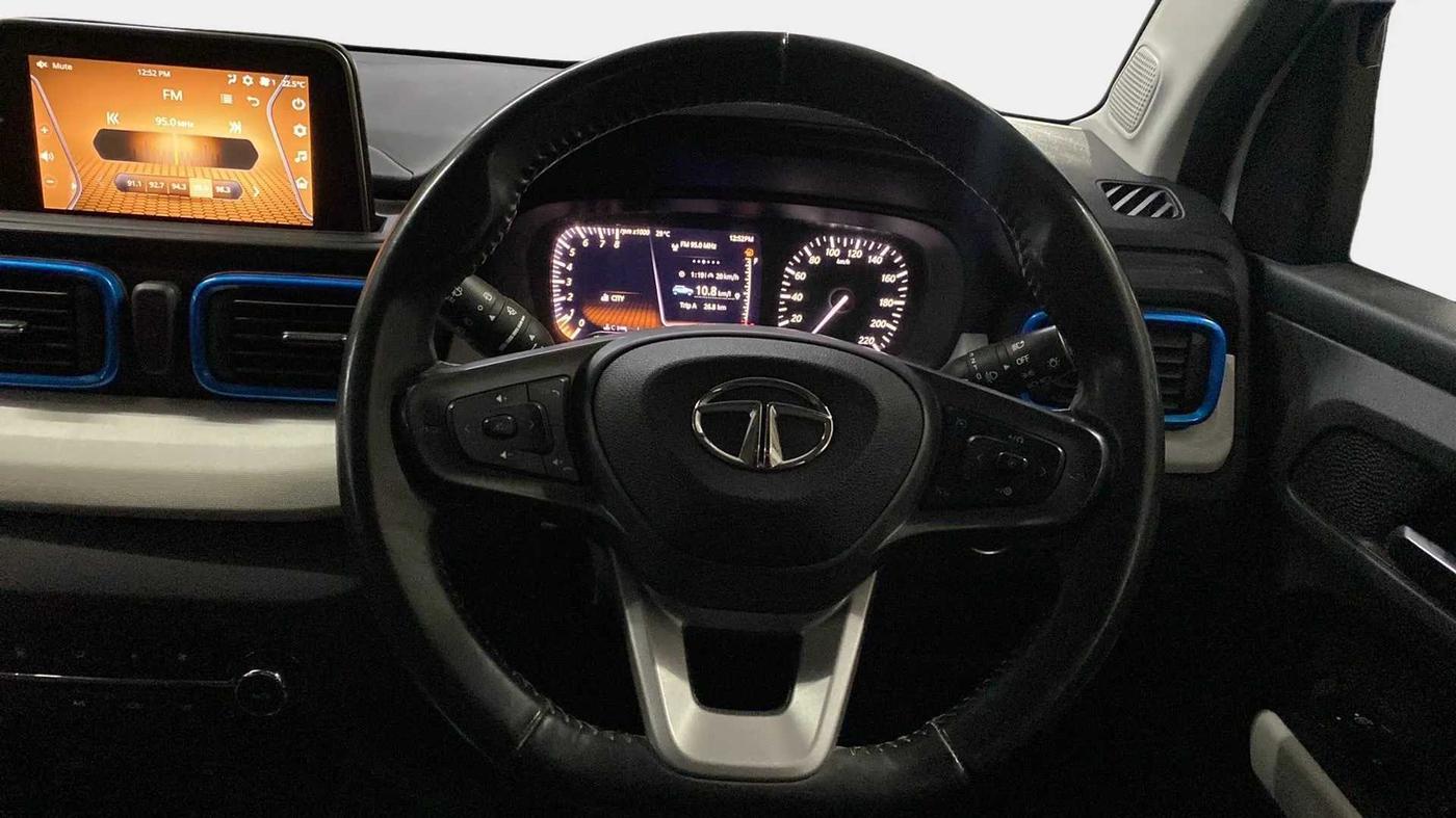 2021 Tata PUNCH CREATIVE  1.2 RTN DUAL TONE, Petrol, Manual, 41,791 km, Steering Wheel Close Up