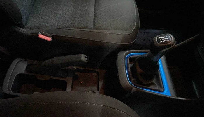 2021 Tata PUNCH CREATIVE  1.2 RTN DUAL TONE, Petrol, Manual, 41,791 km, Gear Lever