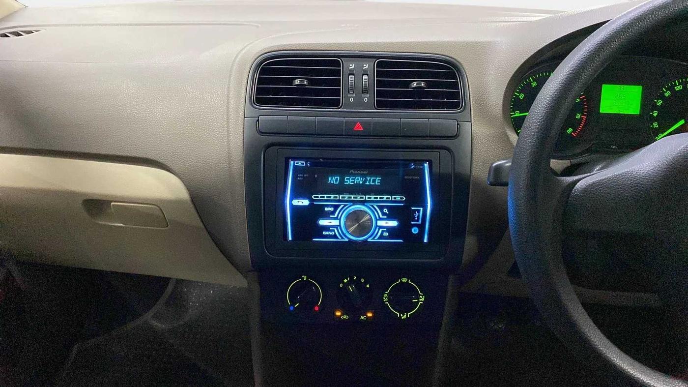 2014 Skoda Rapid 1.6 MPI ACTIVE, Petrol, Manual, 37,146 km, Air Conditioner
