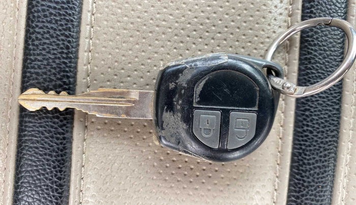 2013 Maruti Wagon R 1.0 VXI, Petrol, Manual, 59,154 km, Key Close Up