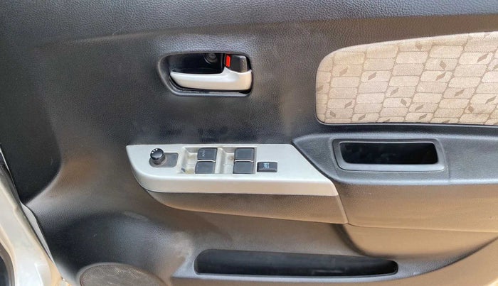 2013 Maruti Wagon R 1.0 VXI, Petrol, Manual, 59,154 km, Driver Side Door Panels Control