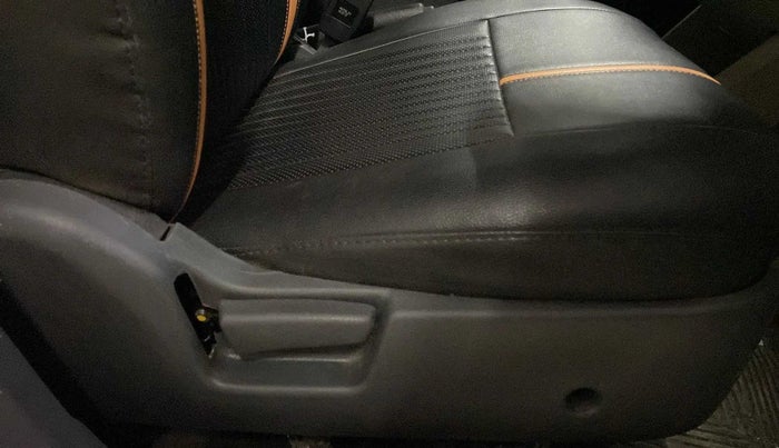 2017 Maruti Alto K10 LXI CNG (AIRBAG), CNG, Manual, 31,268 km, Driver Side Adjustment Panel