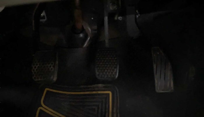 2017 Maruti Alto K10 LXI CNG (AIRBAG), CNG, Manual, 31,268 km, Pedals